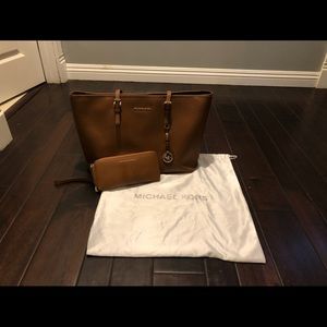 Michael Kors Saffiano Leather Tote Bag/Wallet